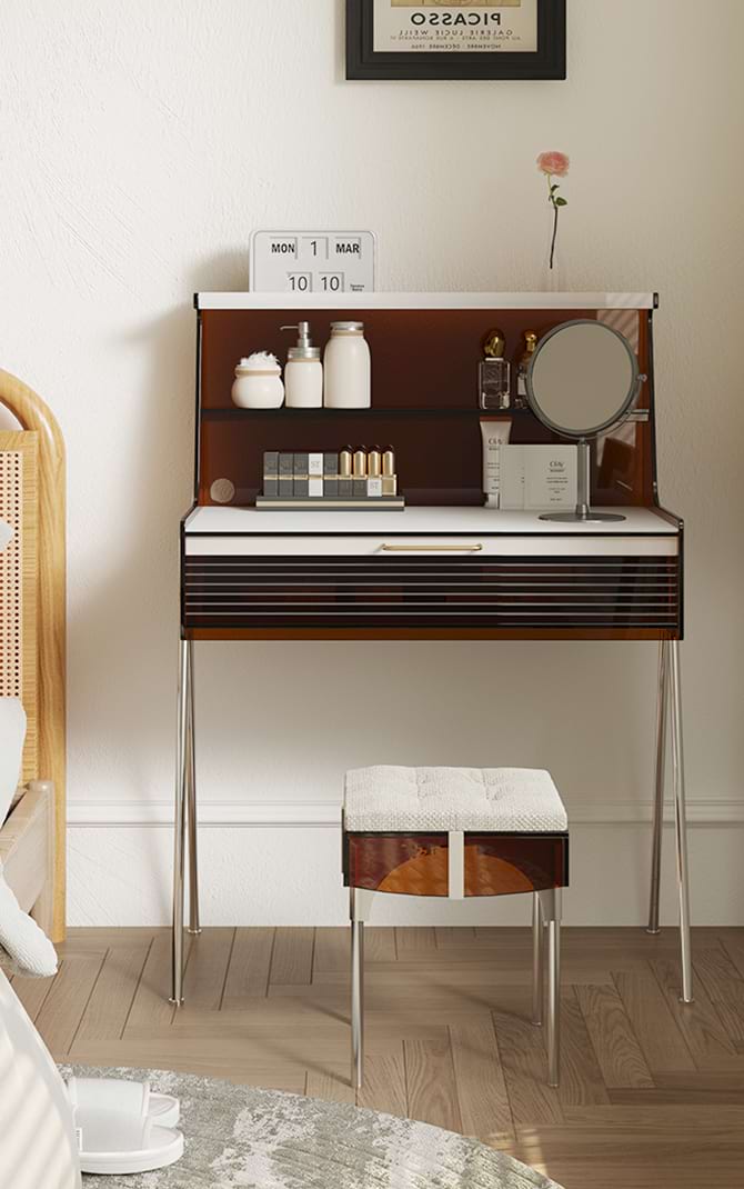Manqiu Dresser